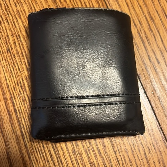 “Levi’s- Men’s Wallet” - Picture 2 of 7